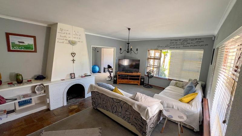 3 Bedroom Property for Sale in Monte Vista Western Cape